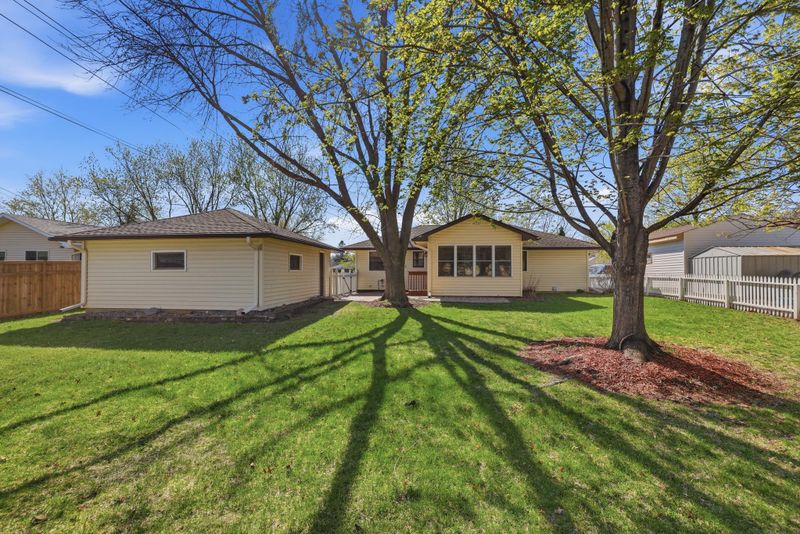 8735 Greystone Ave S, Cottage Grove, MN 55016