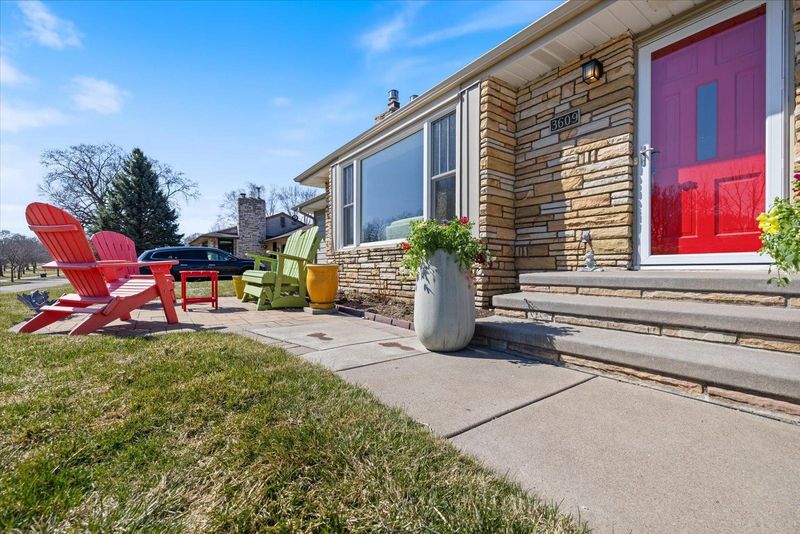 3609 York Ave N, Robbinsdale, MN 55422