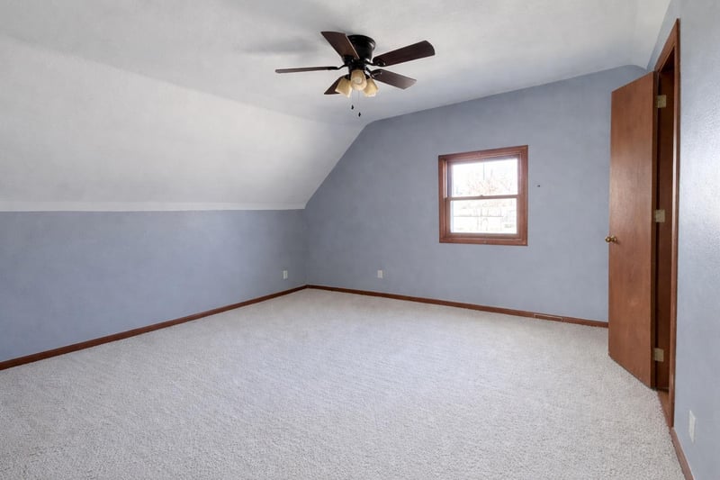 46 2nd St NE, Madelia, MN 56062