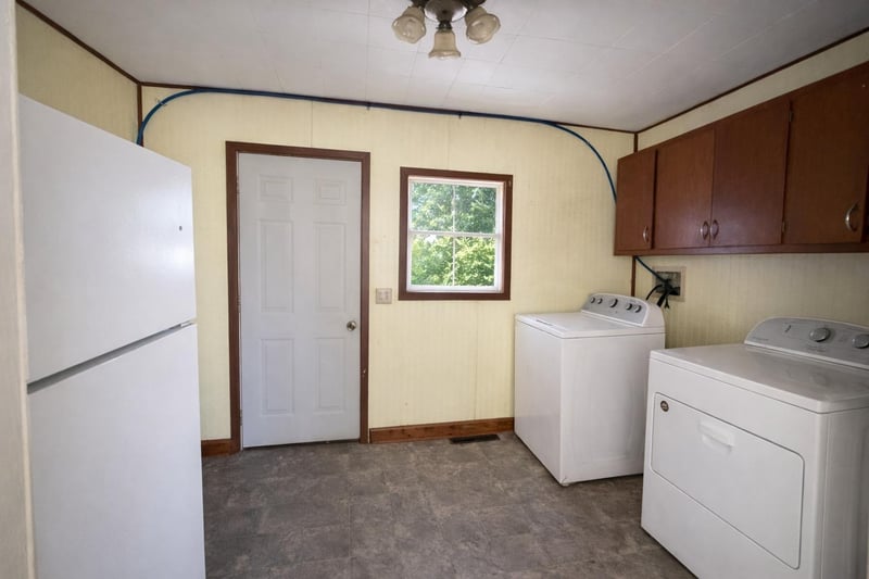 46 2nd St NE, Madelia, MN 56062