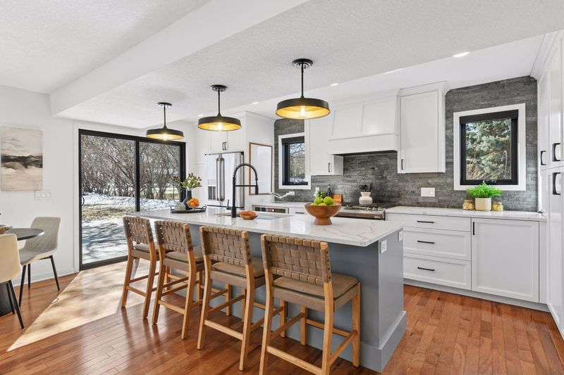 1175 Lilac Cir, Victoria, MN 55386