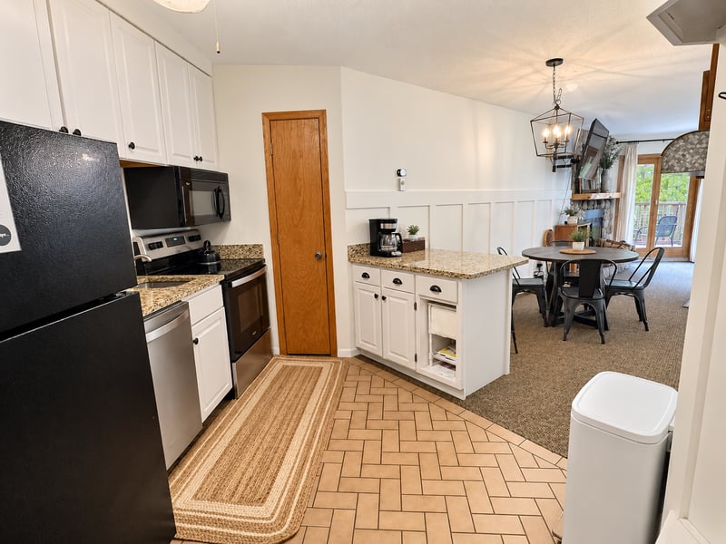 128 Bridge Run Ln #B, Lutsen, MN 55612