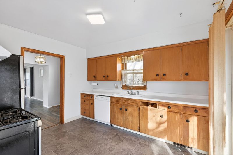 1102 Jenks Ave, Saint Paul, MN 55106