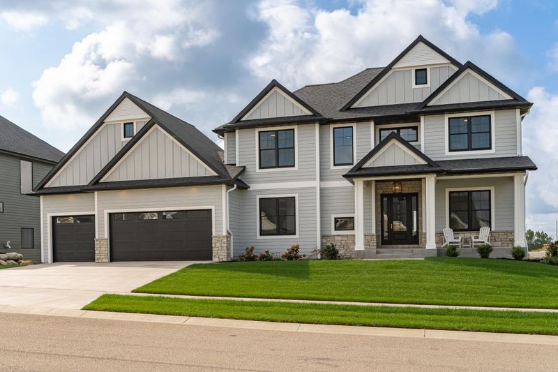 2764 Scenic Point Dr SW, Rochester, MN 55902
