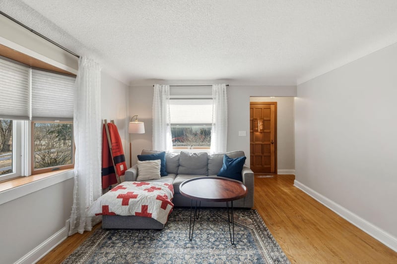 152 Busch Ave, Center City, MN 55012