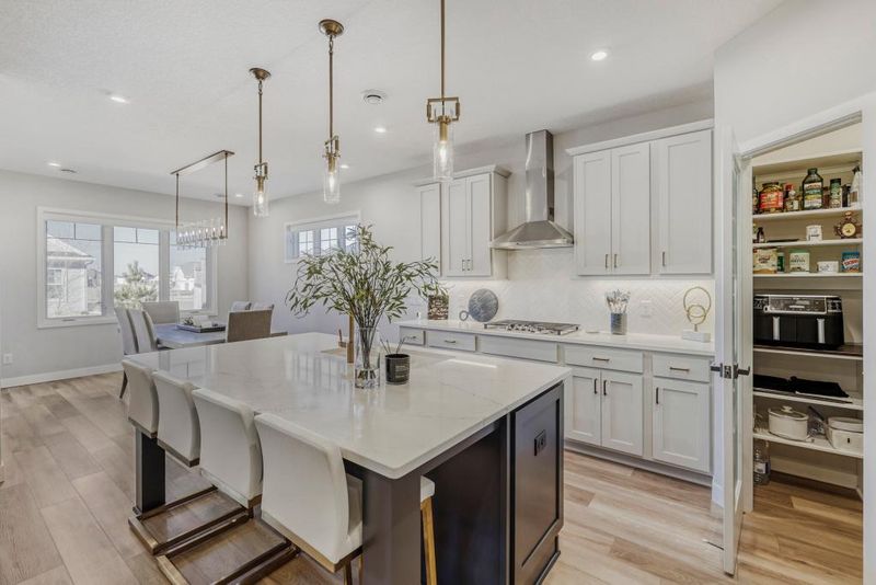 6717 Bellflower Dr, Excelsior, MN 55331