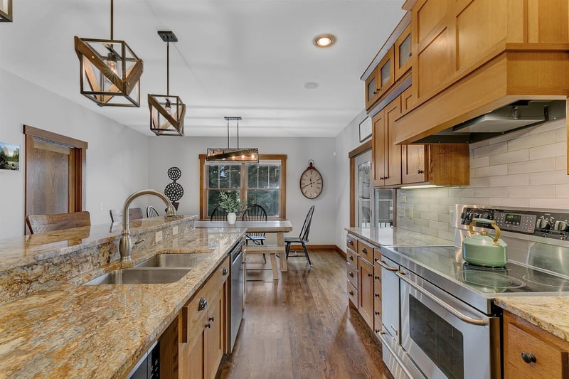 921 N 19th Ave, Sartell, MN 56377
