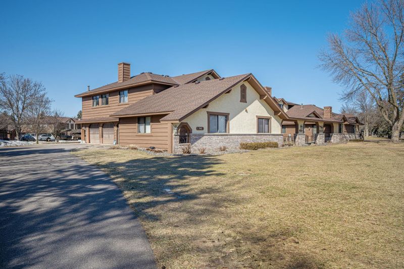 3 125th Ln NW, Coon Rapids, MN 55448
