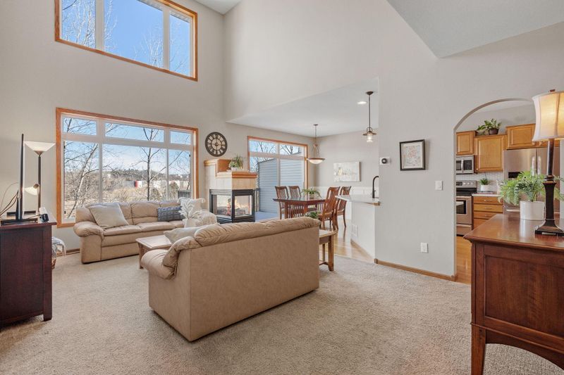 619 Crane Creek Ln, Eagan, MN 55121