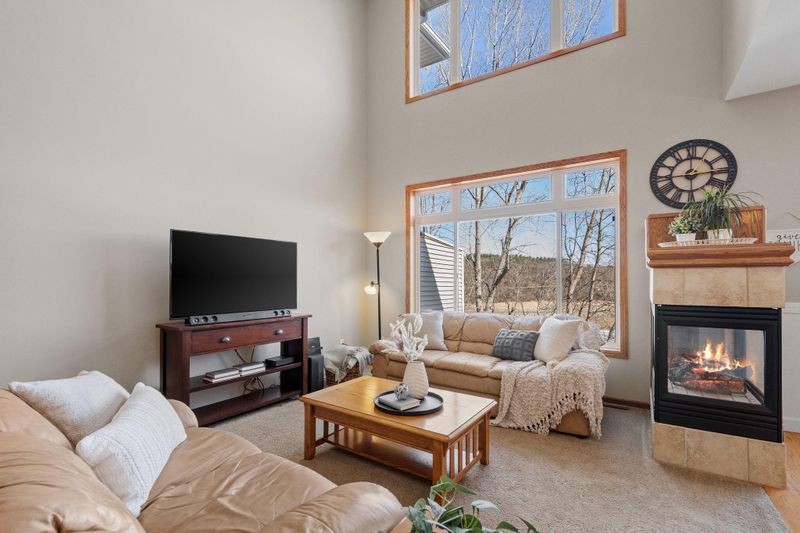 619 Crane Creek Ln, Eagan, MN 55121