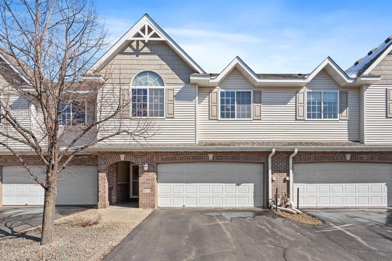 619 Crane Creek Ln, Eagan, MN 55121
