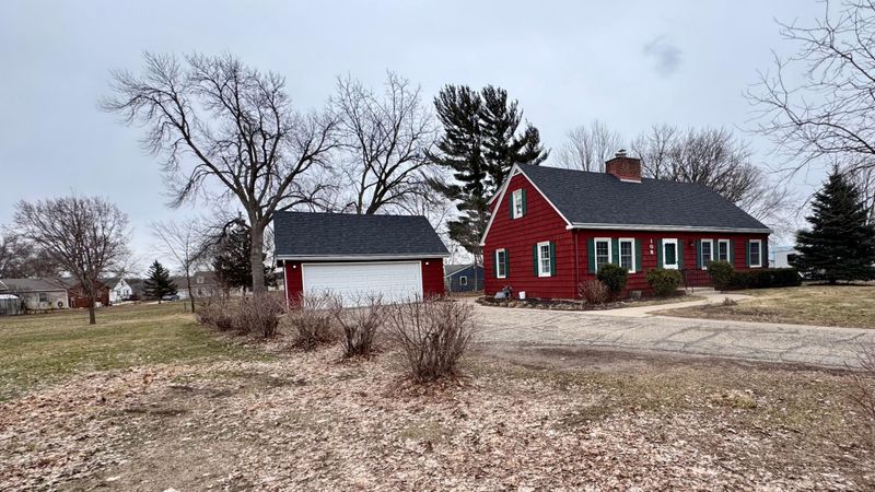 108 N Park Ln, Le Sueur, MN 56058