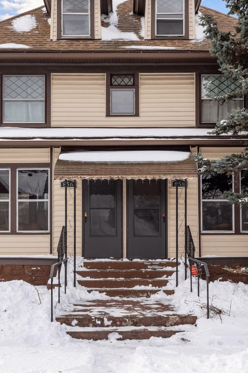 856 Iglehart Ave, Saint Paul, MN 55104