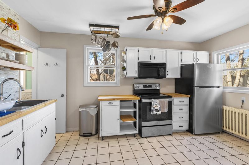 695 Idaho Ave E, Saint Paul, MN 55106