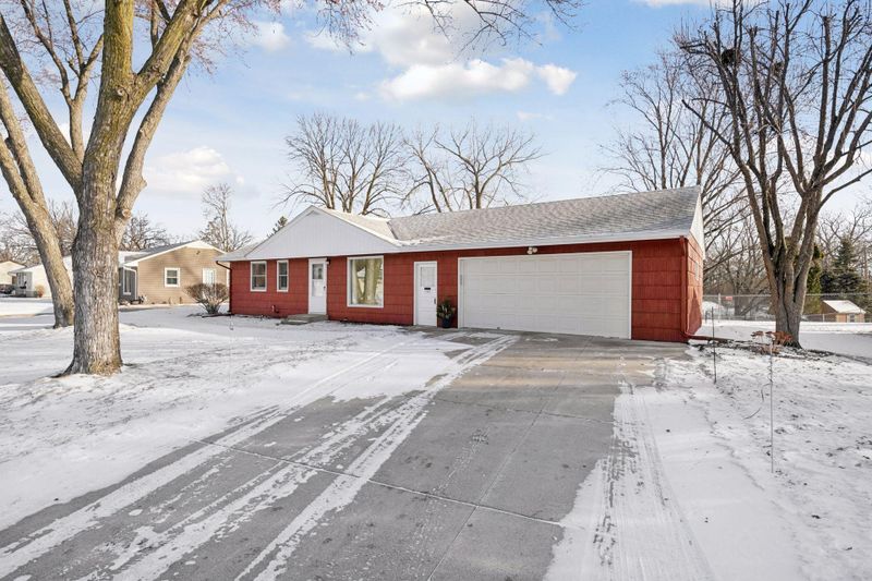 5832 Rhode Island Ave N, Crystal, MN 55428
