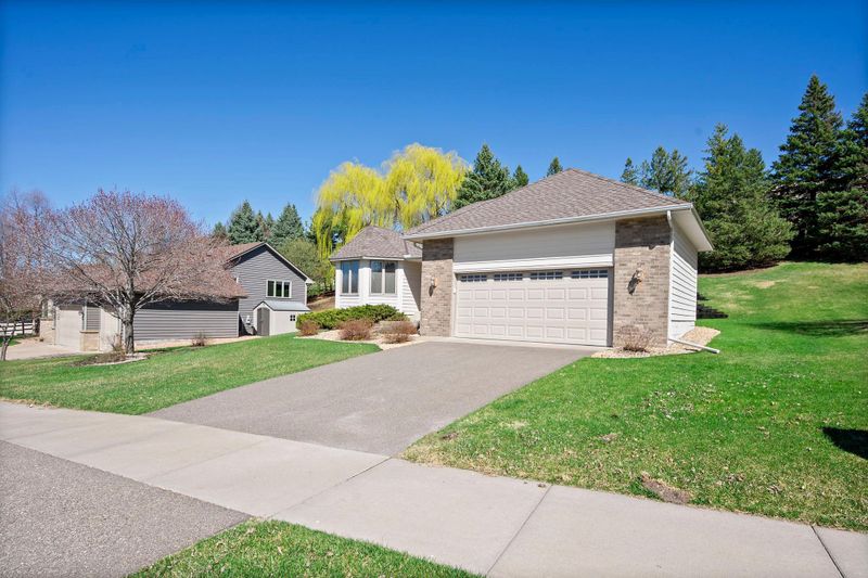 6724 Timber Crest Dr, Maple Grove, MN 55311