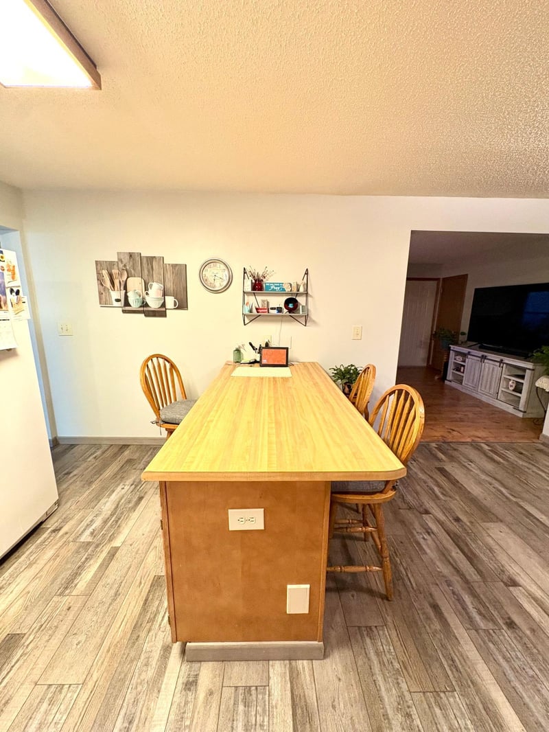 611 Hackberry St, Dawson, MN 56232