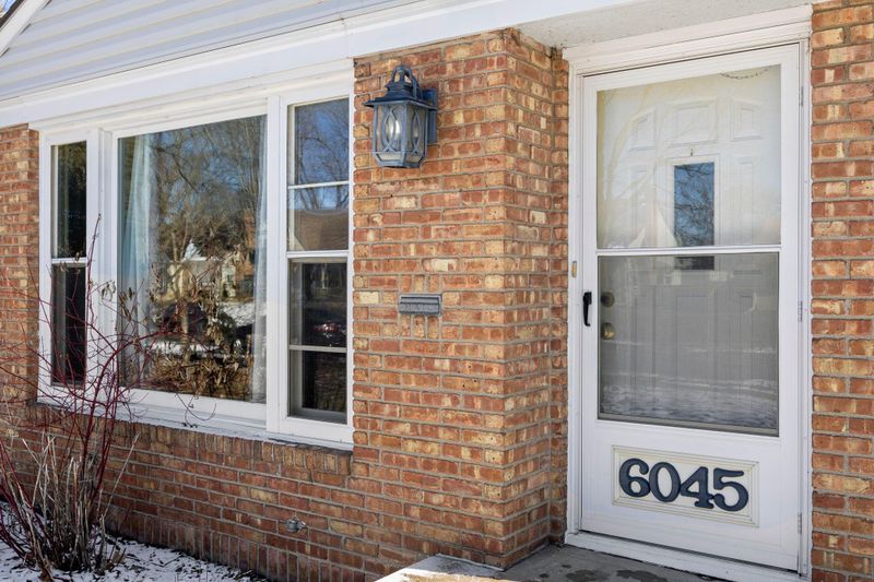 6045 Oakland Ave, Minneapolis, MN 55417