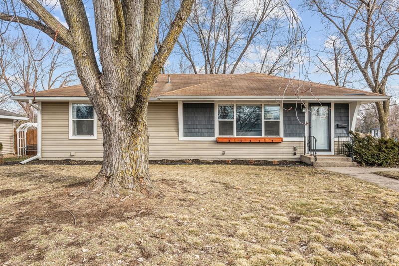5100 W 110th St, Bloomington, MN 55437