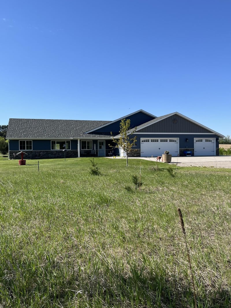 10185 440th St, Holdingford, MN 56340