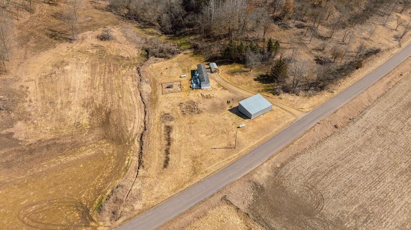 N5566 Sunny Brook Rd, Arkansaw, WI 54721