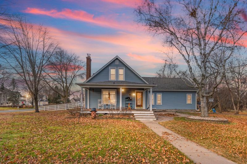 237 Cypress St S, Cambridge, MN 55008
