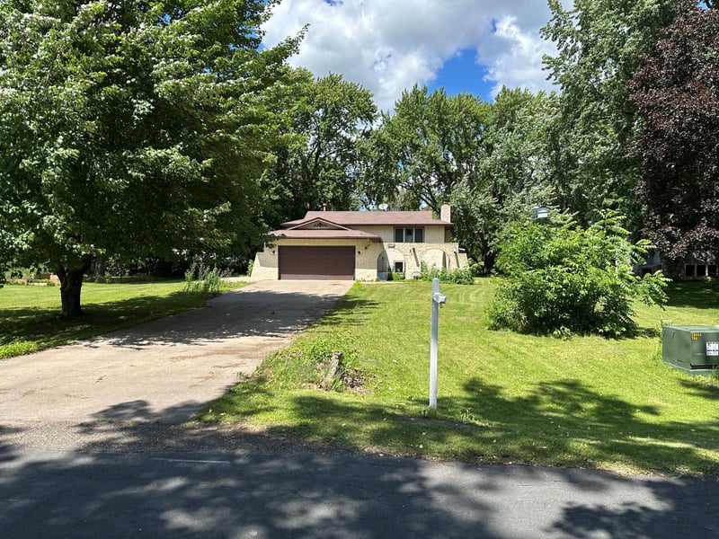 8750 212th St N, Forest Lake, MN 55025