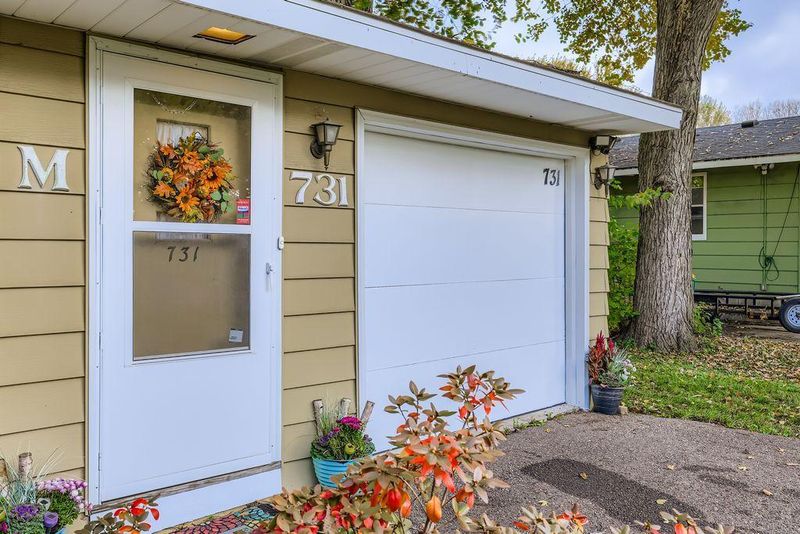 731 Berwood Ave, Vadnais Heights, MN 55127