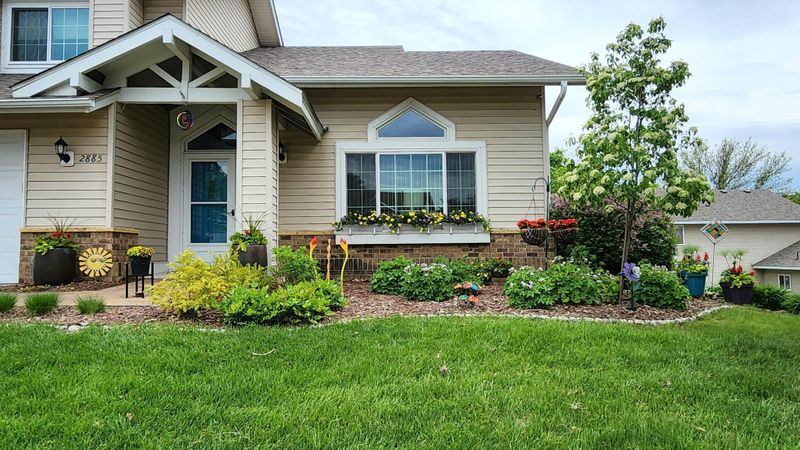 2885 Devonshire Pl, Woodbury, MN 55125