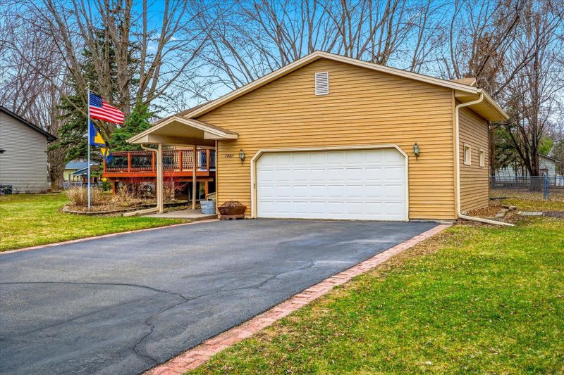 1487 Meadow Ln, Maple Plain, MN 55359