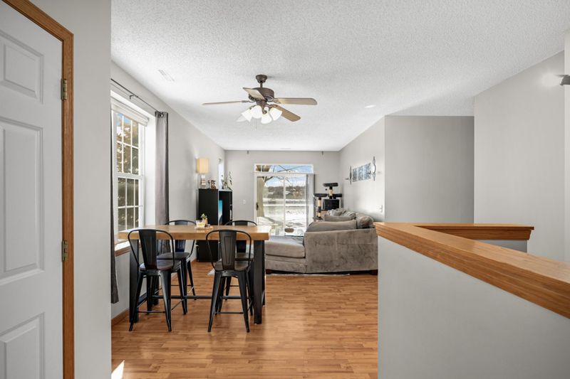656 Cobblestone Way, Shakopee, MN 55379