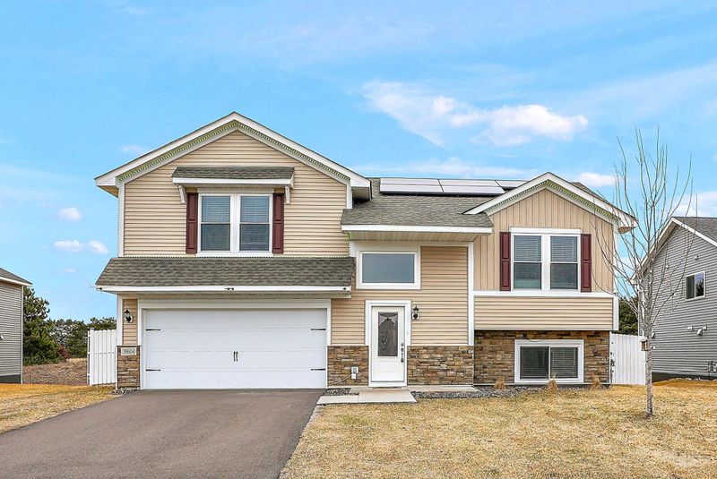 39604 Fallbrook Ave, North Branch, MN 55056