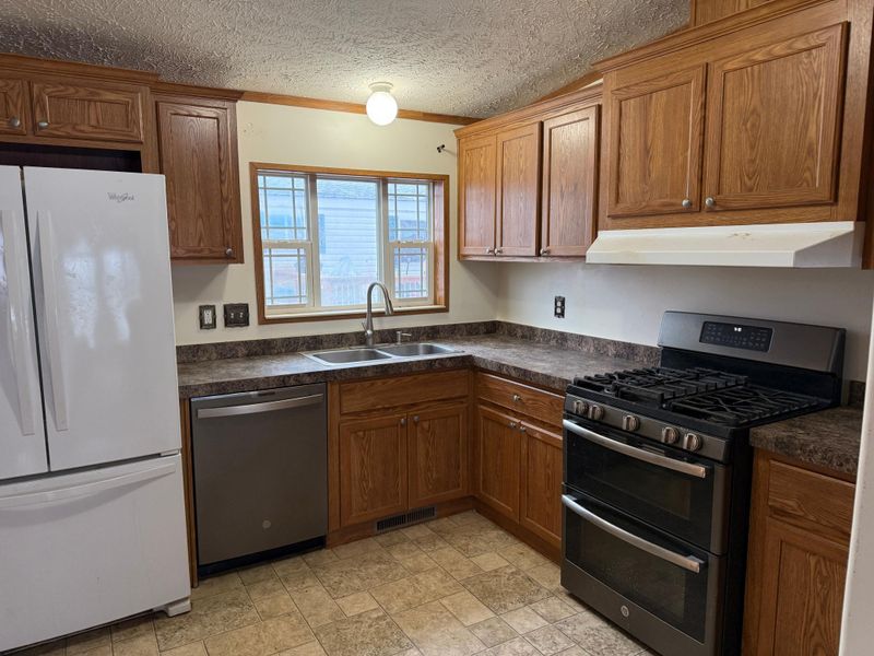 8580 Atlantic Ave, Inver Grove Heights, MN 55077