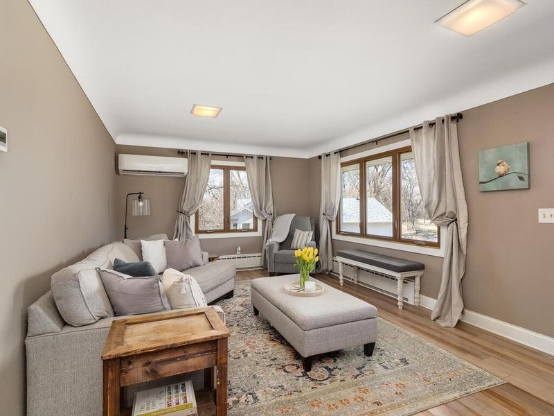 1380 Braun Ct, Eagan, MN 55123