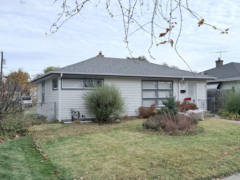 1569 Montana Ave E, Saint Paul, MN 55106
