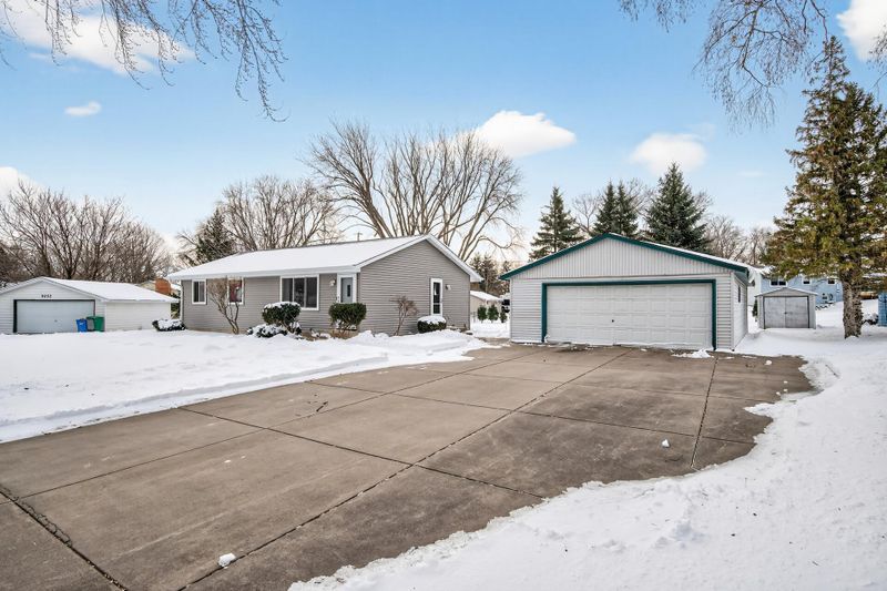 9244 Zinnia Ln N, Maple Grove, MN 55369