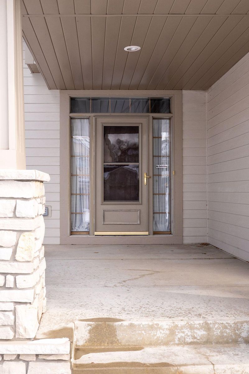 1501 Pinetree Ps, Eagan, MN 55122