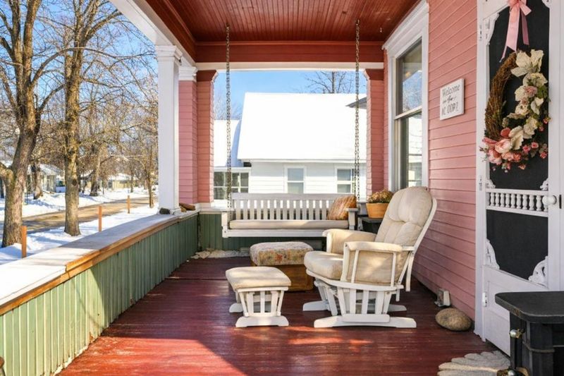 432 5th St NE, Staples, MN 56479