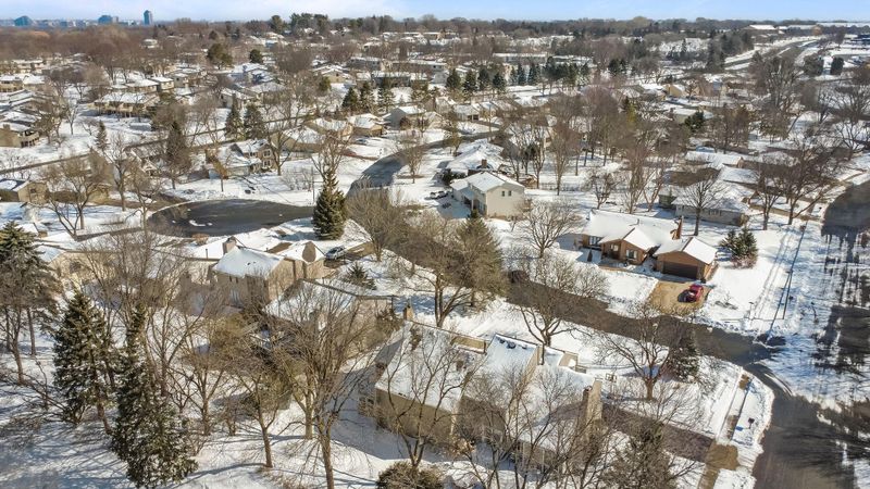 5740 W 98 1/2 St, Bloomington, MN 55437