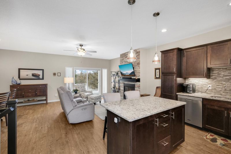 4130 Blakewood Dr, Shakopee, MN 55379