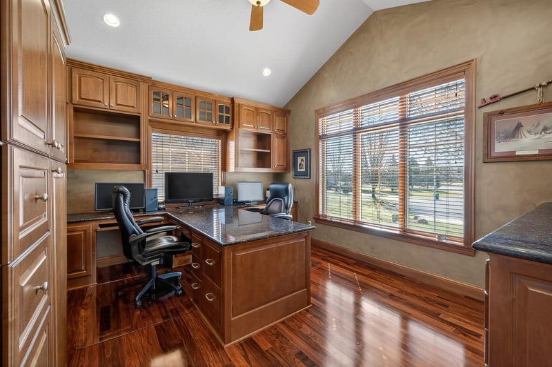 21000 Kerry St NW, Oak Grove, MN 55011