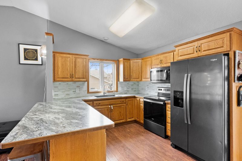 2815 Crestwood Dr NE, Alexandria, MN 56308
