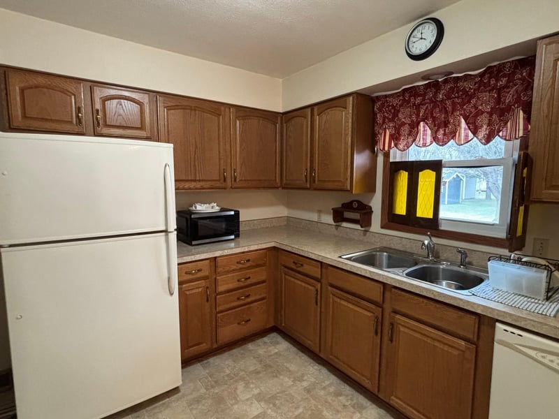 835 10th St, Granite Falls, MN 56241
