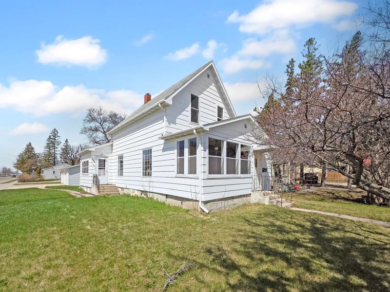 301 Duluth Ave N, Thief River Falls, MN 56701