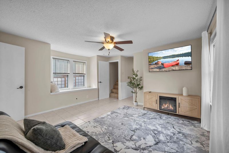 3122 Drury Ln, Mound, MN 55364