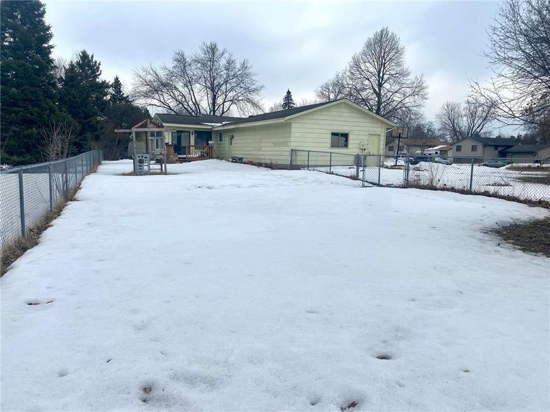 8024 Vincent Cir N, Brooklyn Park, MN 55444