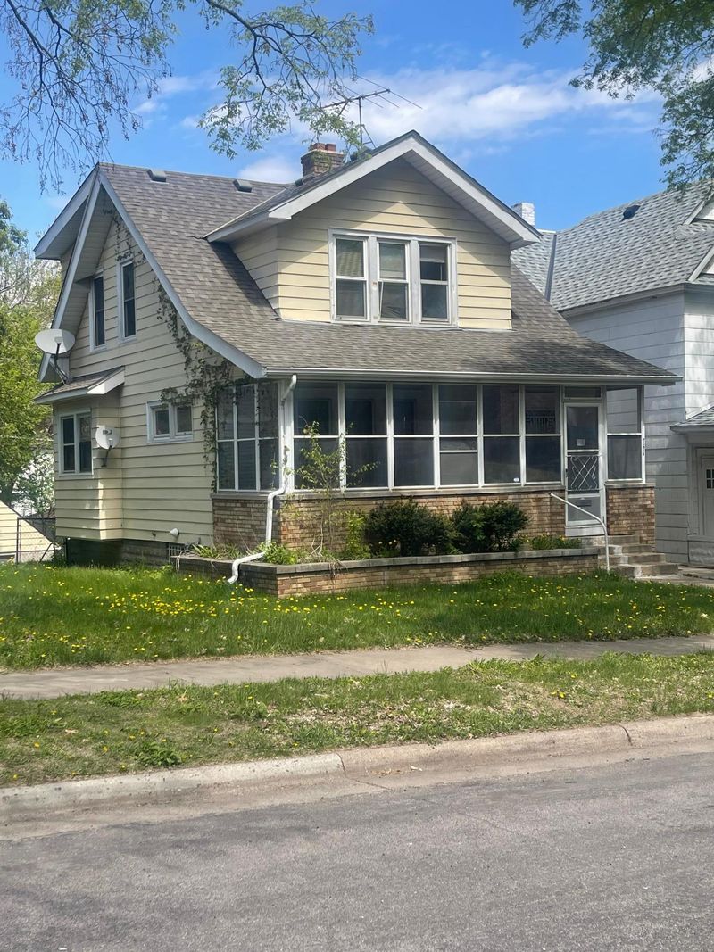 751 Lawson Ave E, Saint Paul, MN 55106