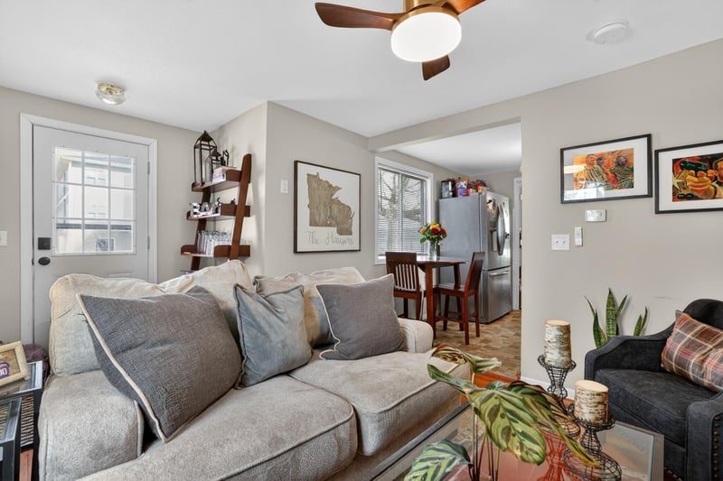 203 1st St NW, Dodge Center, MN 55927