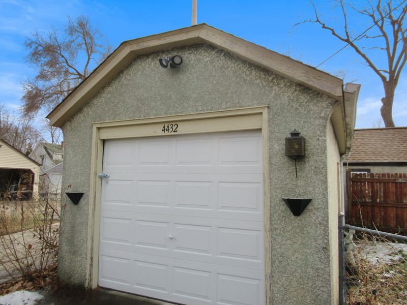 4432 James Ave N, Minneapolis, MN 55412