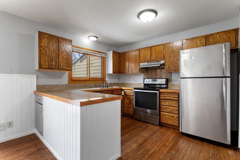 120 W Eagle Lake Dr, Maple Grove, MN 55369